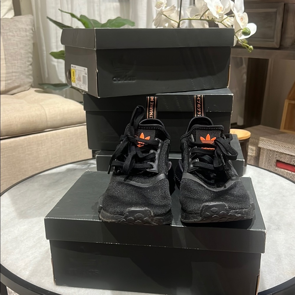 Adidas Black Sneakers Modern Comfort